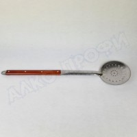 Шумовка с деревянной ручкой 64см